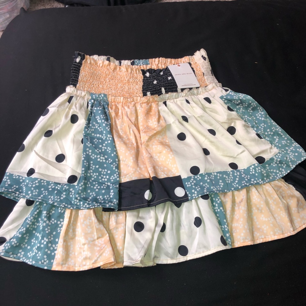 NWT Skies are Blue ruffle patterned skirt